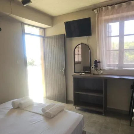 Hotel apartamentowy Alekos *