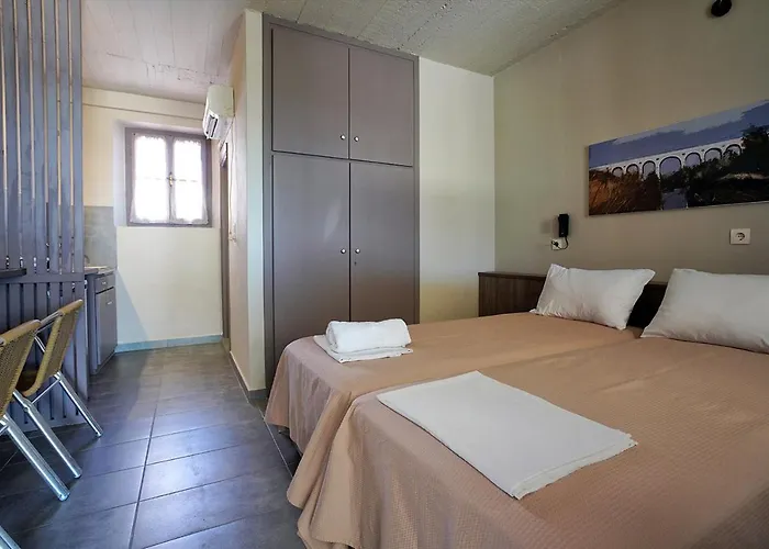 Apart Otel Alekos 3*