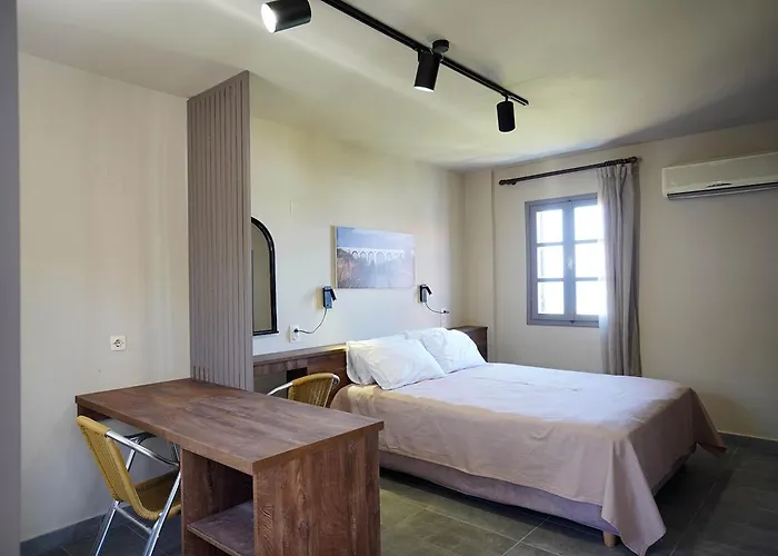 Apart Otel Alekos 3*