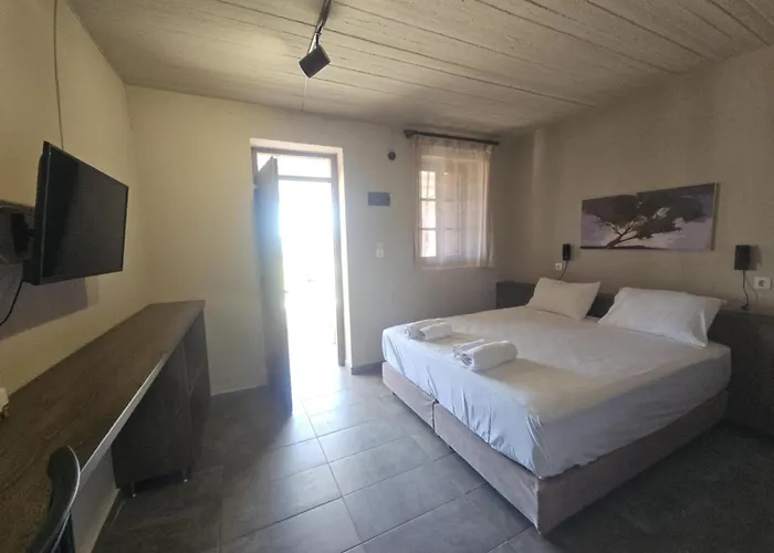 Apart Otel Alekos 3*